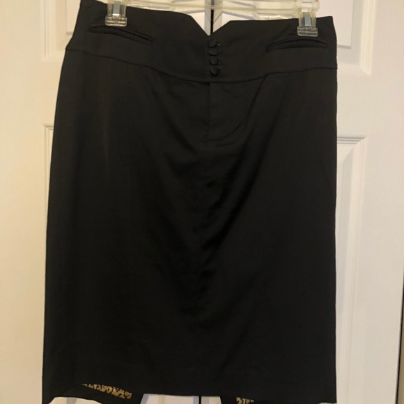 Guess skirt - sexy and sophisticated! - Picture 1 of 6